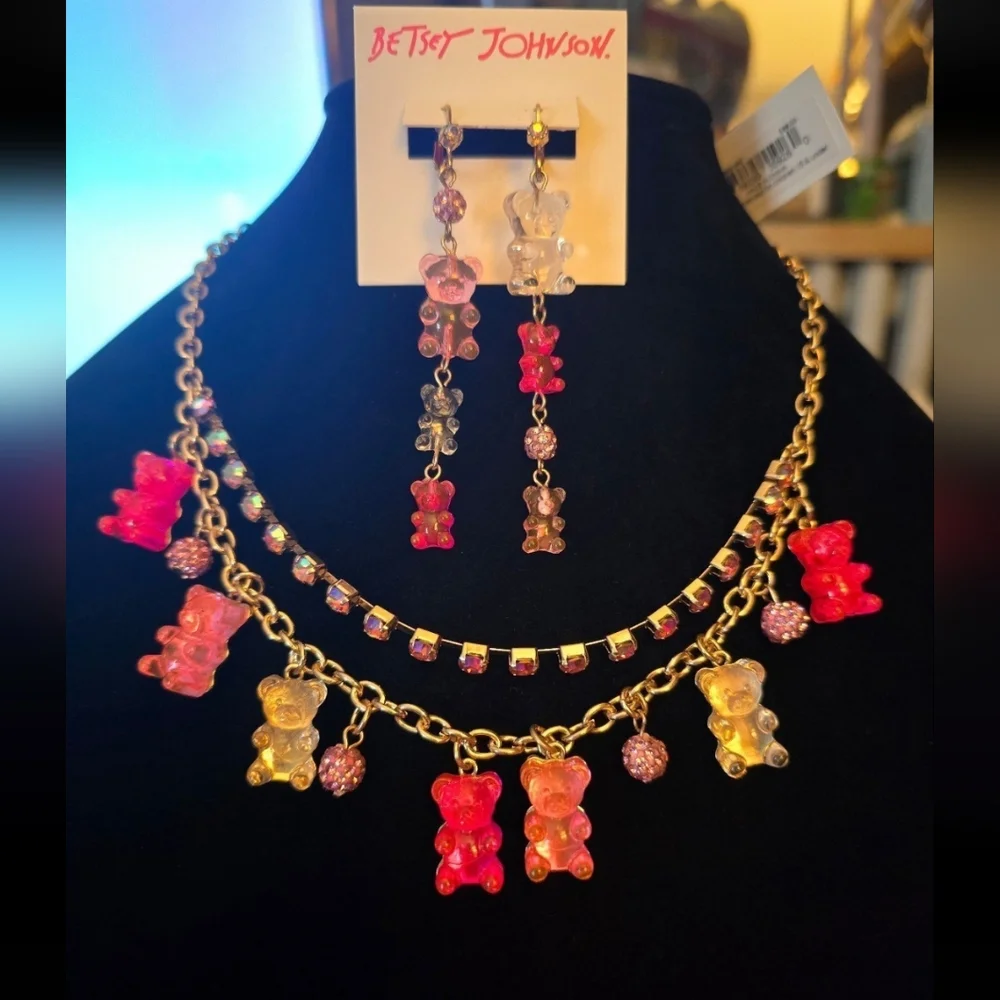 Betsey Johnson Pink Gummy Bear Necklace and earring set! NWT! - Picture 2 of 12